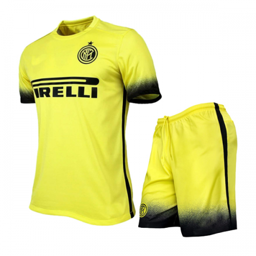 soccer teams with yellow jerseys